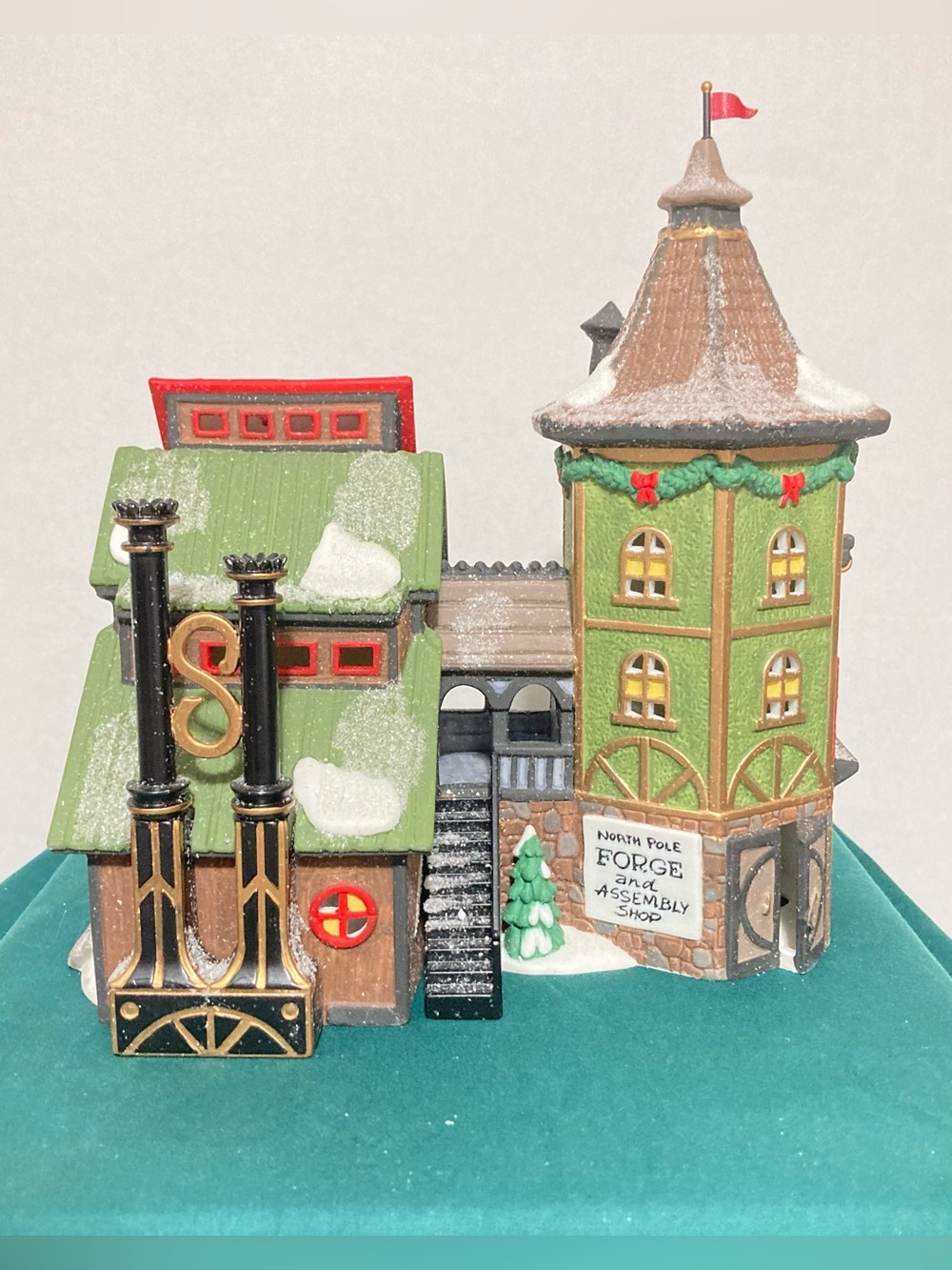 Department 56 North Pole Series “Elfin Forge & Assembly Shop” 1995